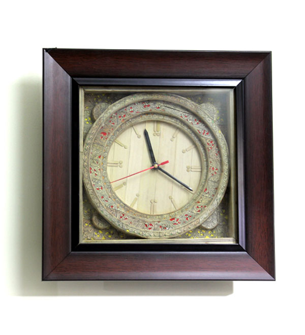 Palm Leaf Patachitra Wall Clock Buy Online Palm Leaf Patachitra Wall